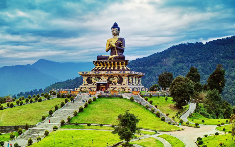 Explore the Buddha Park Explore the Buddha Park