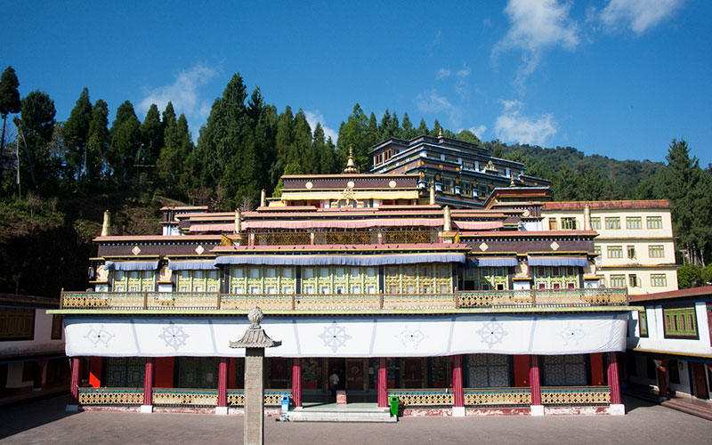 Meditate at the Rumtek Monastery Meditate at the Rumtek Monastery